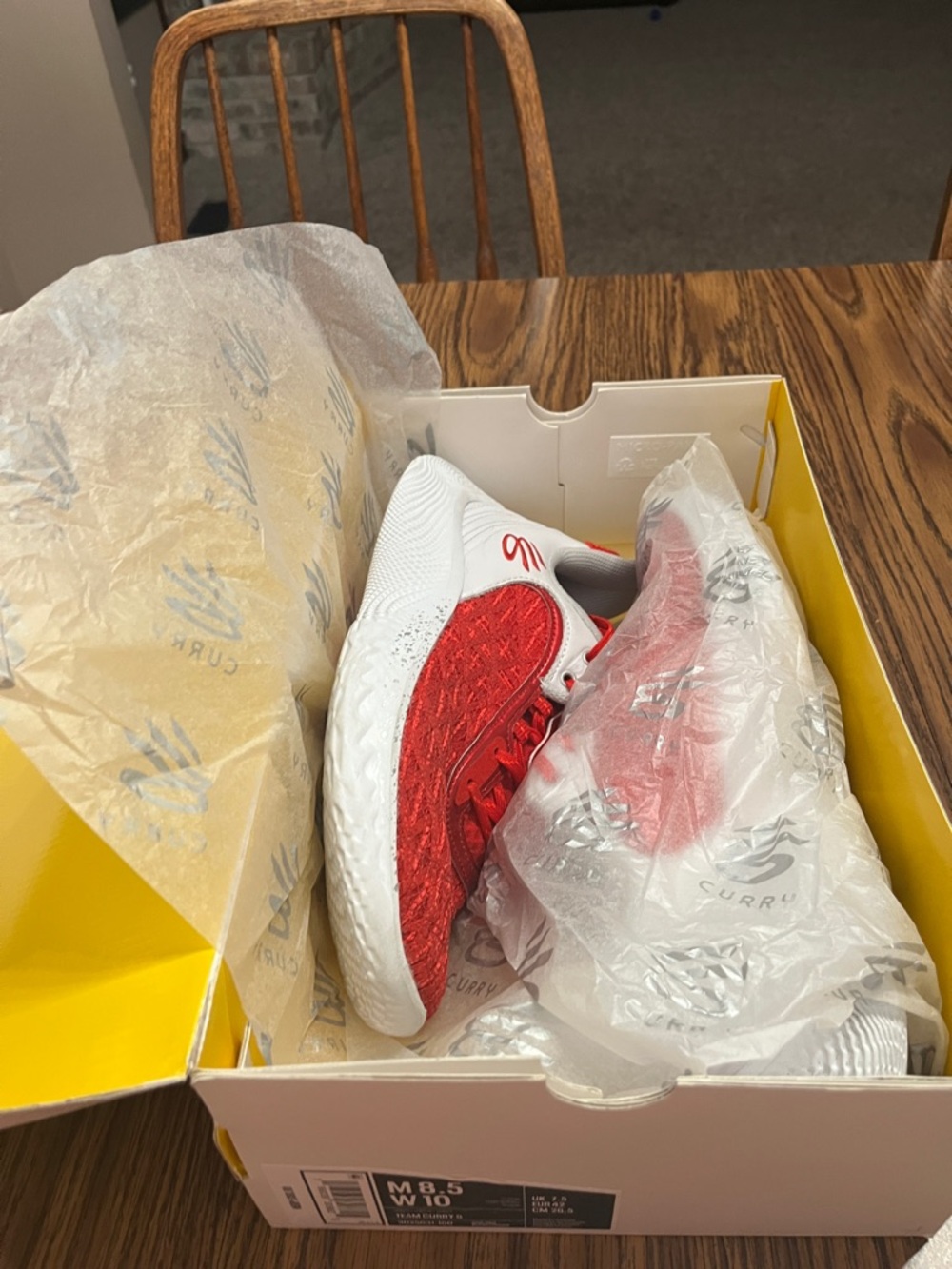 UA Team Curry Sneaker - Picture 4 of 10
